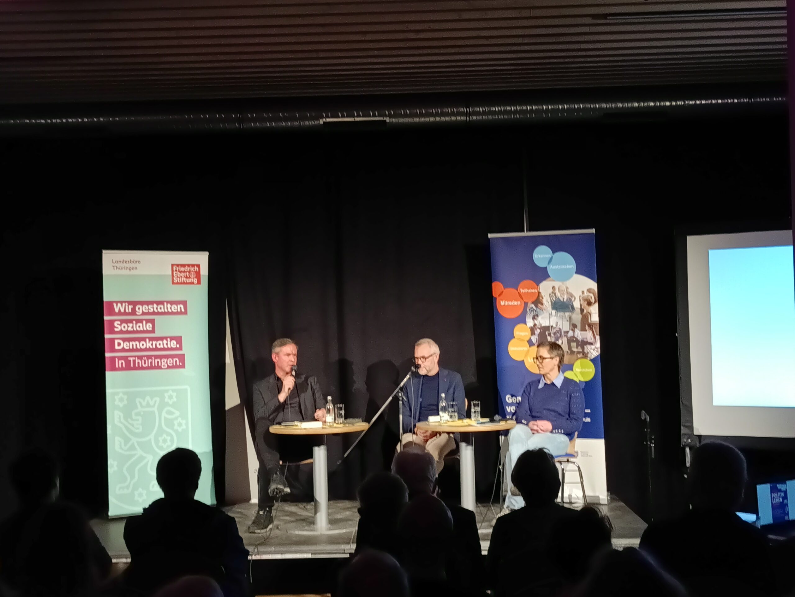 Michael Roth und Susanne Hennig-Wellsow auf dem Podium.
© Ronny Noak